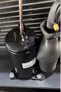F18AIR roterende skrue luftkompressor kølet lufttørrer - R22 miljøvenligt kølemiddel